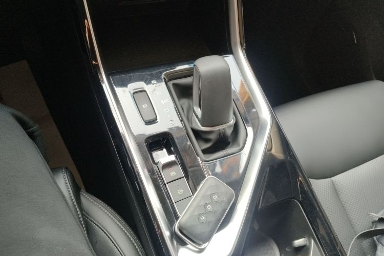 五菱汽车 五菱星辰 2022款 2.0L DHT电劲款中控内饰18