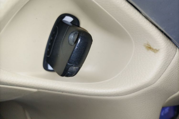 本田 歌诗图 2012款 2.4L 豪华版中控内饰11