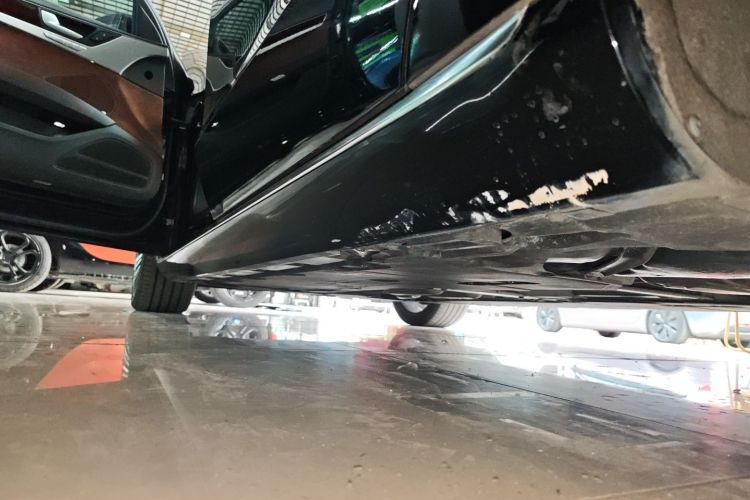 奥迪A8 2013款 A8L 45 TFSI quattro舒适型局部细节9002