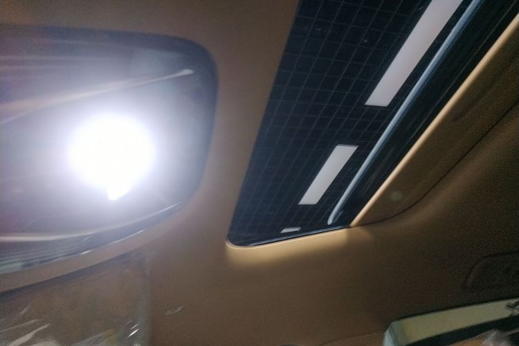 岚图汽车 岚图梦想家 2025款 PHEV 四驱卓越鲲鹏版局部细节22