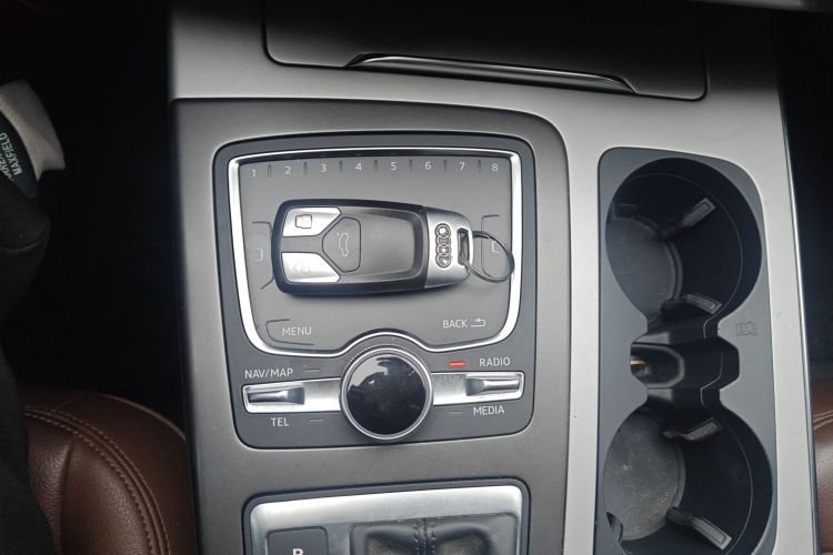 奥迪Q7 2016款 45 TFSI 技术型中控内饰11