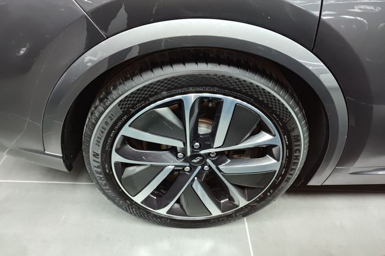 理想汽车 理想L9 2022款 Max车身外观6008