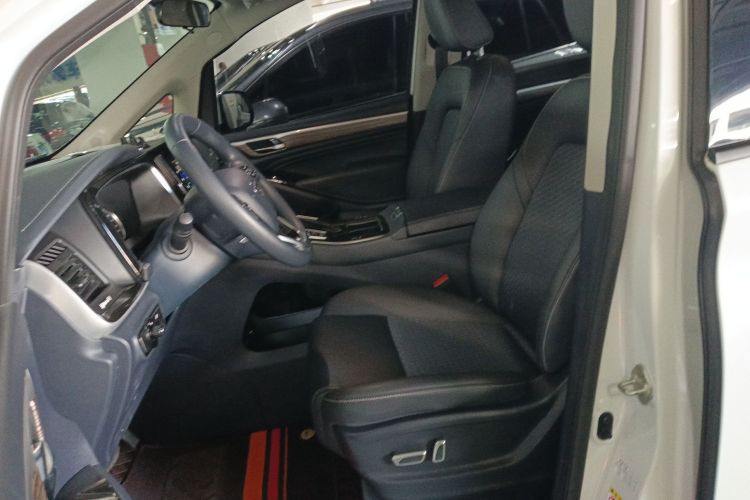 广汽传祺 传祺M8 2023款 领秀系列 390T 豪华版中控内饰19