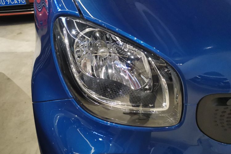 smart fortwo 2018款 1.0L 52千瓦硬顶灵动版 国V车身外观8