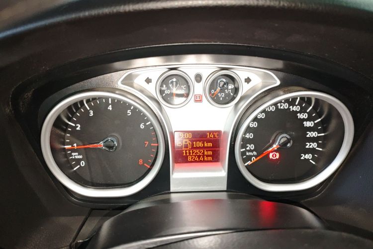 福特 福克斯 2013款 两厢经典 1.8L 手动百万纪念版中控内饰14