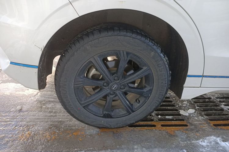 比亚迪e2 2020款 升级版 高续航版 豪华型车身外观6008