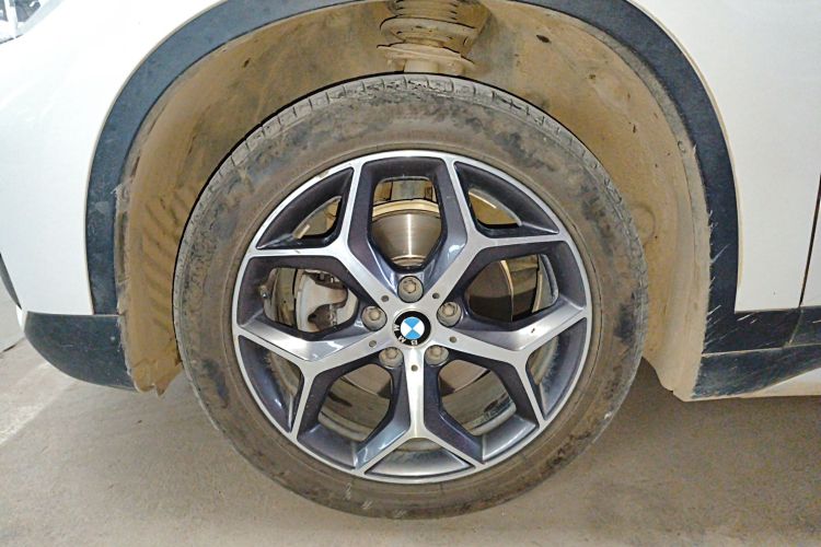 宝马X1 2019款 sDrive18Li 尊享型车身外观6007