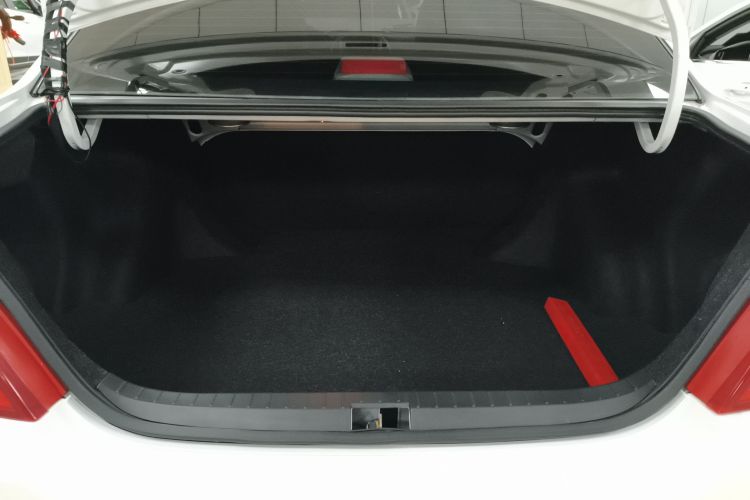 比亚迪F3 2015款 节能版 1.5L 手动舒适型局部细节23