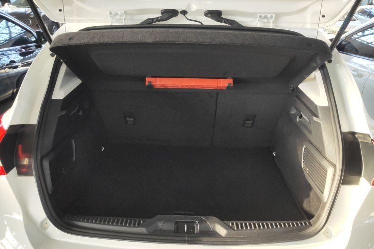 福特 福克斯 2021款 两厢 EcoBoost 180 自动锋潮型机舱底盘23