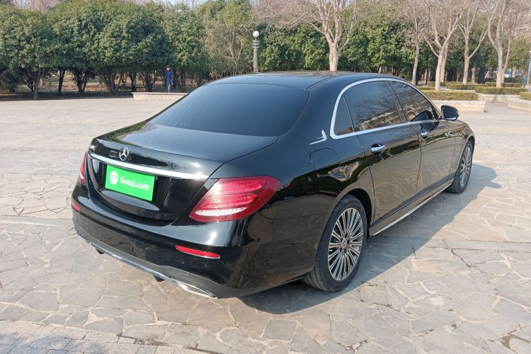 奔驰E级 2018款 改款 E 200 L 运动型车身外观7