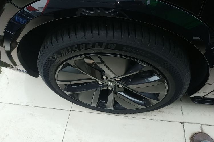 理想汽车 理想L9 2024款 Ultra车身外观6008