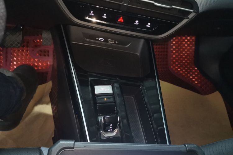 大众 2023款 凌渡L 280TSI DSG酷辣版中控内饰18