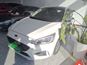 福特 福克斯 2020款 两厢 EcoBoost 180 自动锋潮型