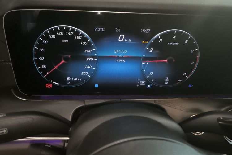 奔驰E级 2023款 E 300 L 运动时尚型中控内饰14