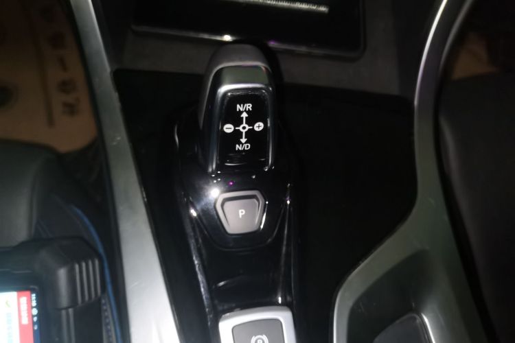 领克01 2019款 2.0T 两驱耀Pro版 国VI中控内饰18