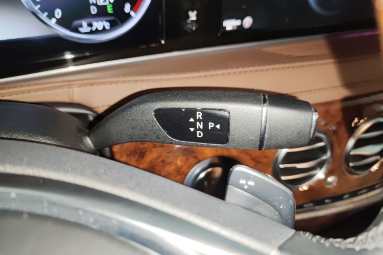 奔驰S级 2014款 S 500 L中控内饰18