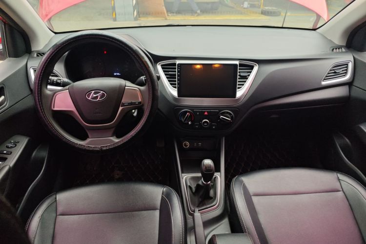 现代 悦纳 2016款 1.4L 手动炫酷版GLS中控内饰12
