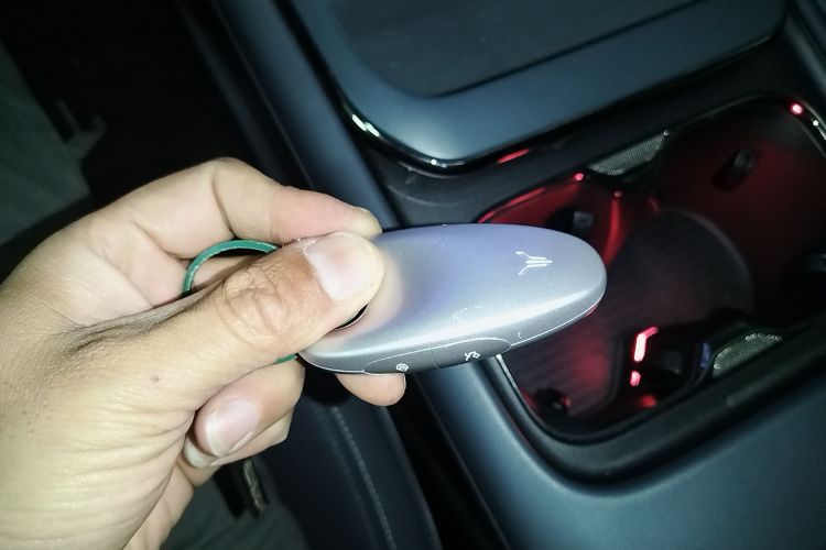 岚图汽车 岚图知音 2024款 四驱全球版中控内饰7001