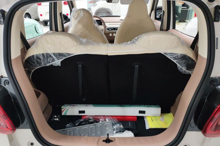 五菱汽车 宏光MINIEV 2025款 四门版 进阶款机舱底盘23