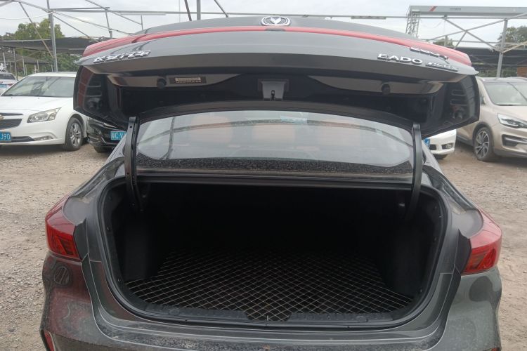 长安 逸动 2023款 畅享版 PLUS 蓝鲸NE 1.4T GDI DCT尊贵版机舱底盘23