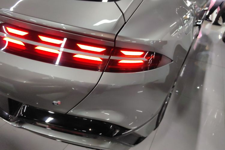 腾势Z9GT 2024款 1100四驱Max版车身外观9