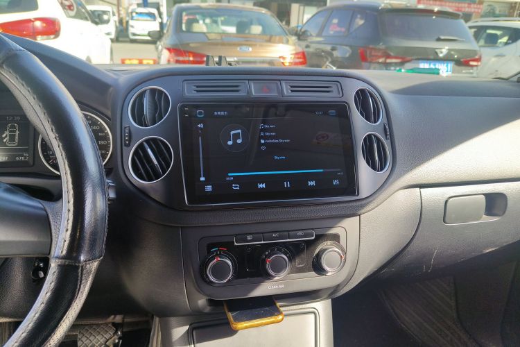 大众 途观 2017款 300TSI 自动两驱丝绸之路风尚版中控内饰16