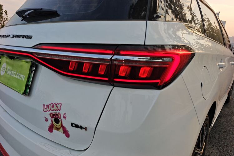 比亚迪 宋MAX新能源 2022款 DM-i 105KM 尊荣型车身外观6006