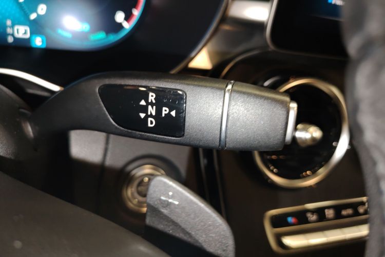 奔驰C级 2019款 改款 C 260 L 运动版中控内饰18