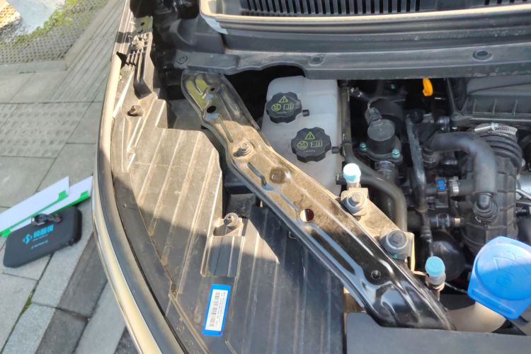 腾势D9 2024款 DM-i 980 四驱尊贵型局部细节9006