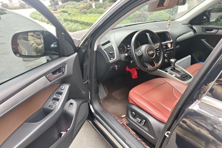 奥迪Q5 2017款 40 TFSI 进取型中控内饰20