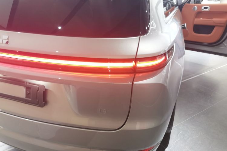理想汽车 理想L9 2022款 Max车身外观9