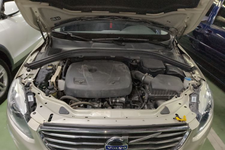 沃尔沃XC60 2017款 T5 AWD 智进版机舱底盘24