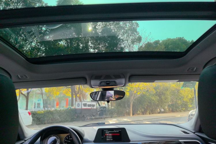 宝马1系 2018款 改款 118i 运动型局部细节22