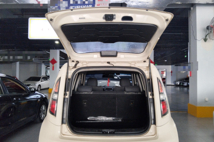 起亚 秀尔 2013款 1.6L AT GL机舱底盘23