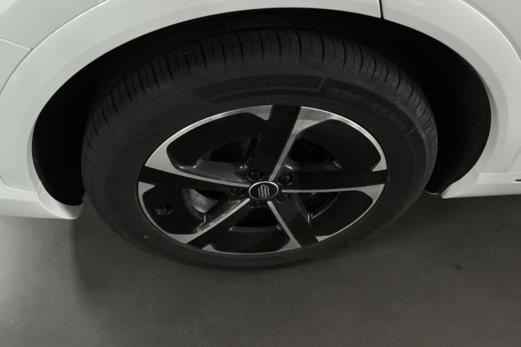 鸿蒙智行 尚界H5 2025款 增程 Max车身外观6008