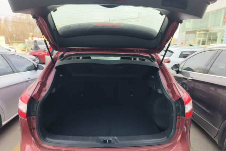 日产 逍客 2016款 2.0L CVT豪华版机舱底盘23