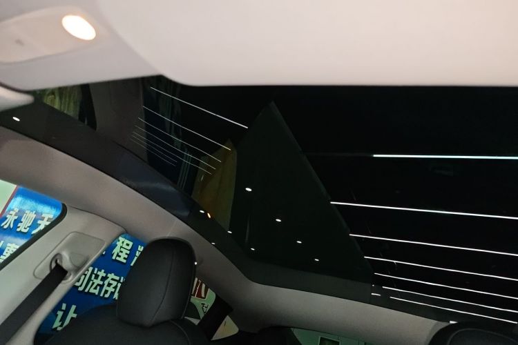 特斯拉 Model Y 2021款 标准续航后驱版中控内饰22