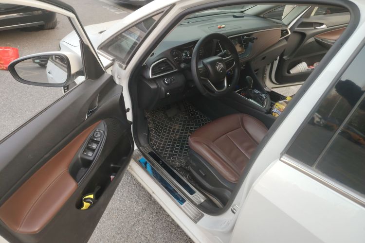 别克GL6 2019款 18T 6座互联豪华型 国V中控内饰20