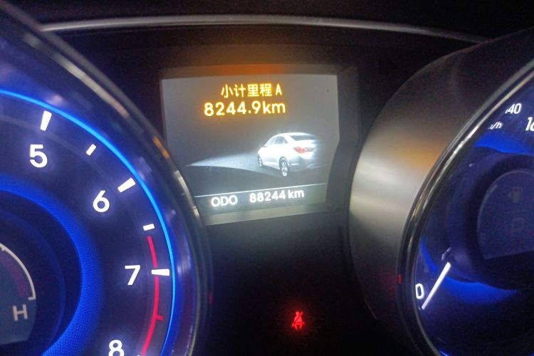 现代 索纳塔 2015款 经典 2.0L 自动豪华版局部细节14