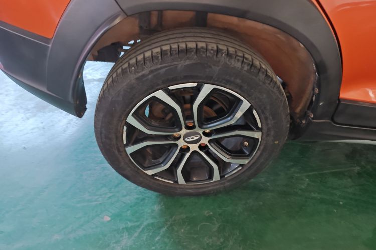 奇瑞 瑞虎3X 2018款 1.5L 自动精英版车身外观6008