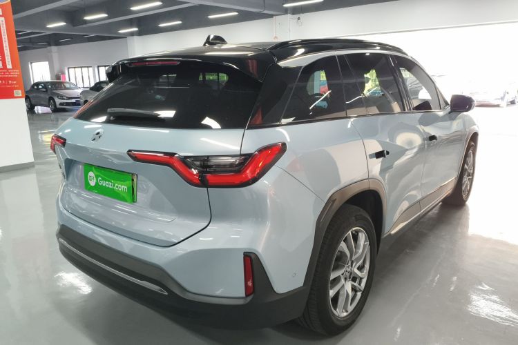 蔚来ES6 2022款 75kWh 签名版车身外观7