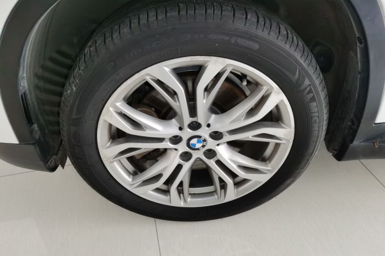 宝马X1 2018款 sDrive20Li 领先型车身外观6007