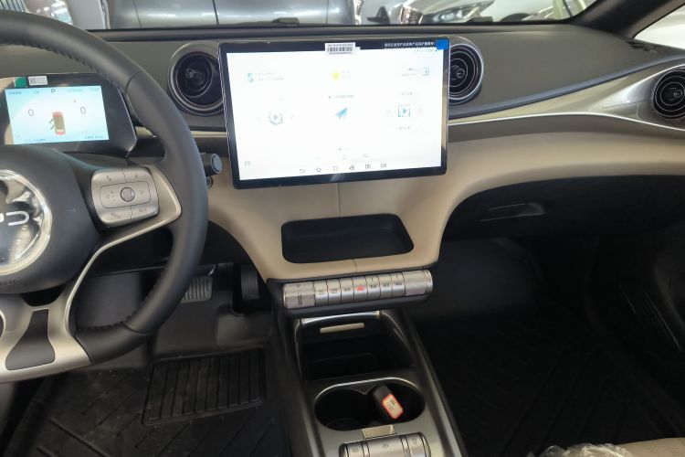 比亚迪 海豚 2025款 420km 自由版中控内饰16