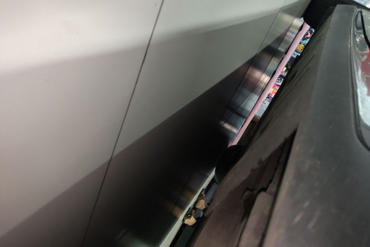 小鹏P7 2023款 P7i 702 Pro局部细节9001