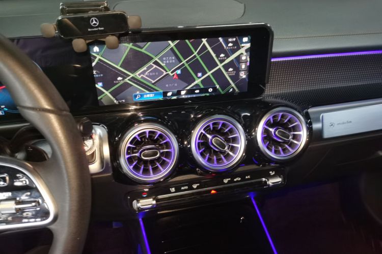 奔驰GLB 2023款 GLB 220 时尚型中控内饰16