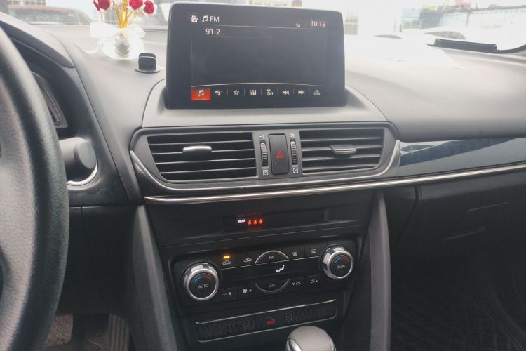 马自达CX-4 2020款 2.0L 自动两驱蓝天探索版中控内饰16