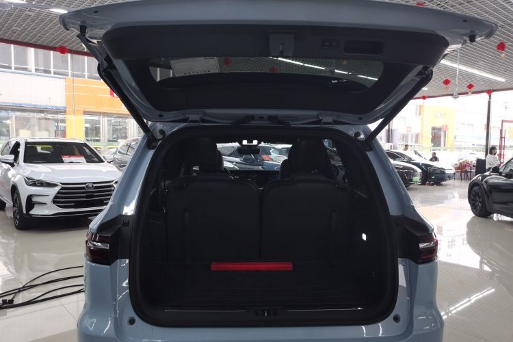 理想汽车 理想ONE 2020款 增程6座版机舱底盘23