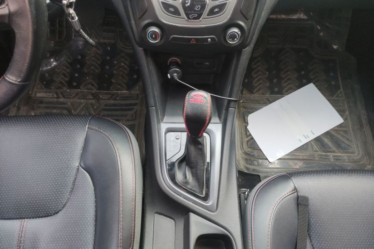 奇瑞 艾瑞泽5 2017款 1.5L CVT领潮版中控内饰18