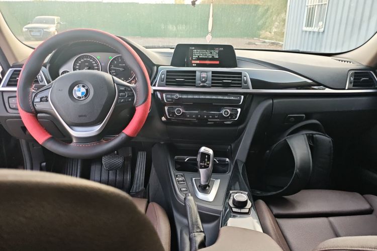 宝马3系 2018款 320Li 时尚型中控内饰12