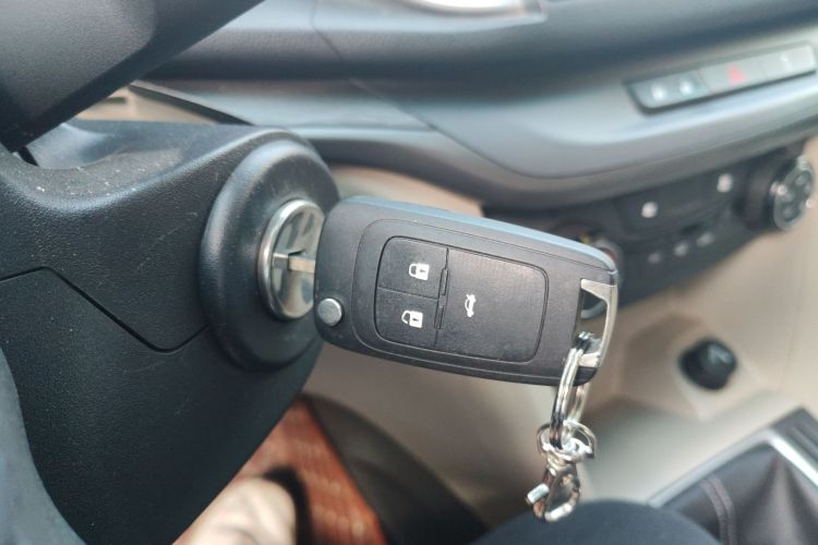 别克 英朗 2018款 15T 手动精英型 国V中控内饰11